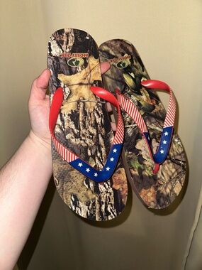 Mossy Oak Camo USA Flag Men’s Flip Flops Sandals | Size Large 11-11.5 NWOT
